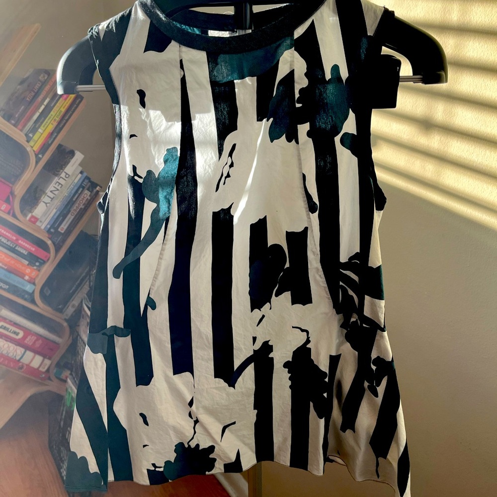 Marni - size 42. Cotton printed sleeveless top